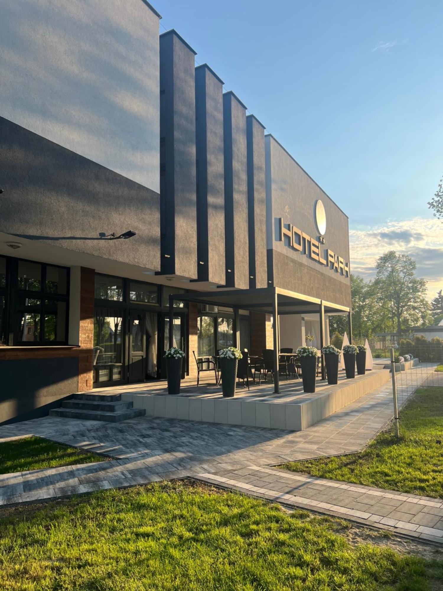 Hotel Park Opoczno Exterior photo
